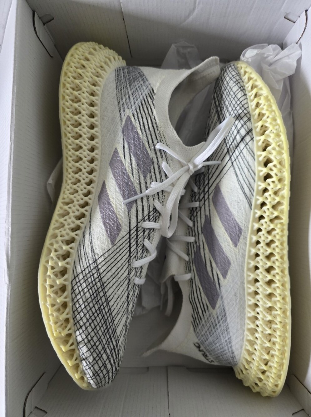 Adidas 4DFWD X STRUNG NEW w/ Box, Mens US 10.5 - Picture 3 of 7